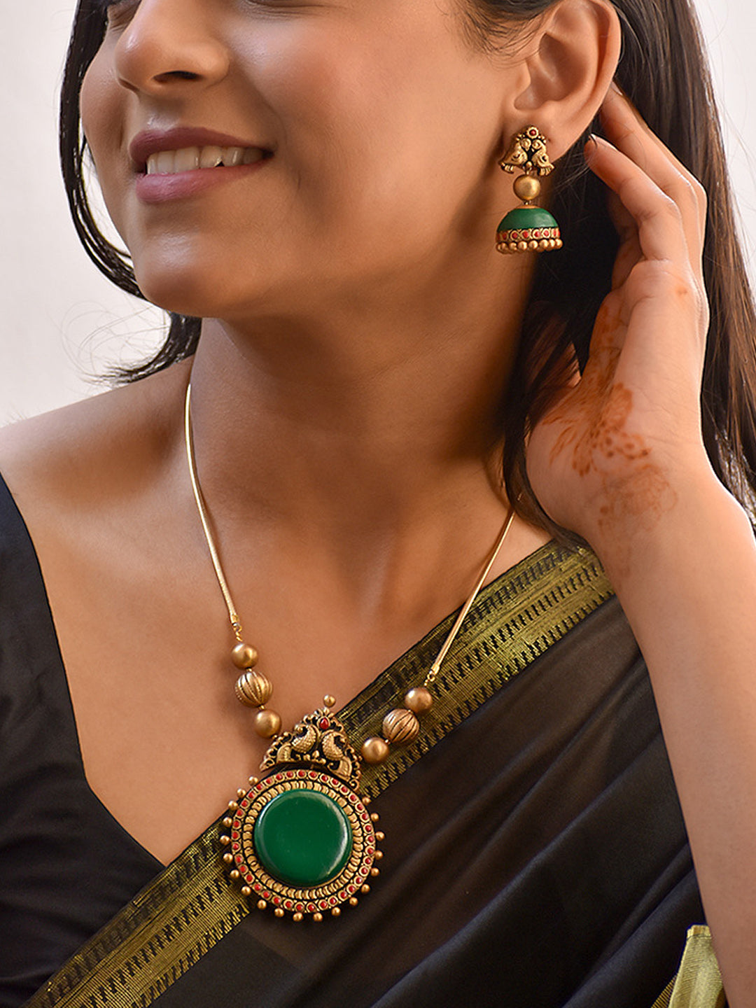 Beautifully Handcrafted Circular Design Green and Gold Jewelry Set