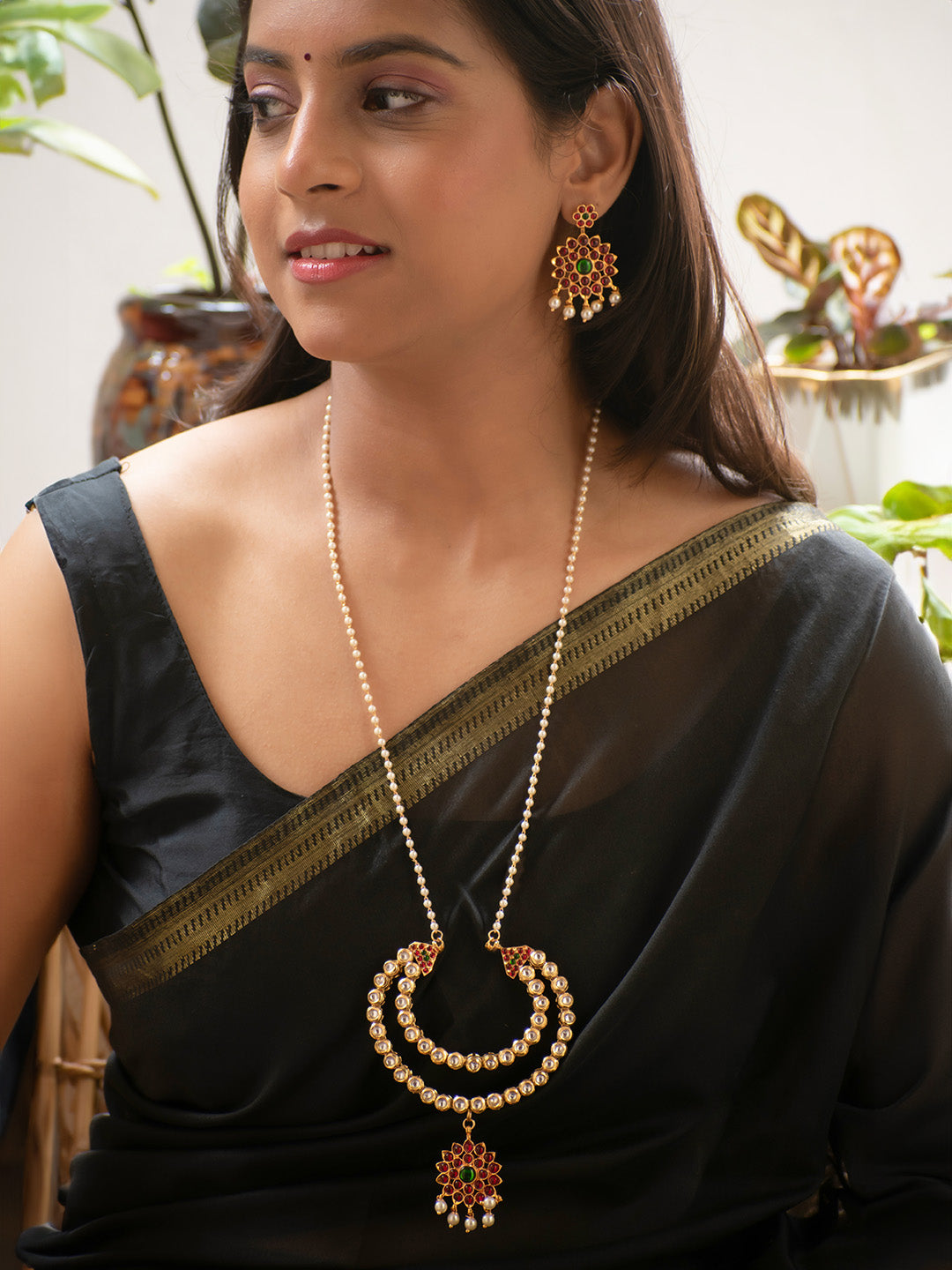 Premium Gold Finish Kundan Stones Red and Green Kemp stones Temple Necklace Set with Pearls