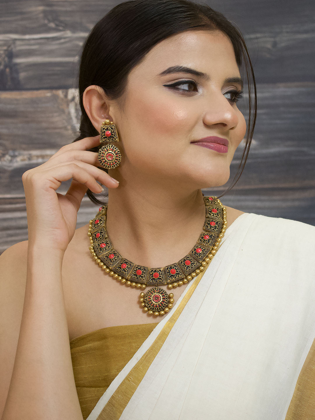 Antique Gold Toned Floral Design Pendant Square Design Motifs Red And Black Color Terracotta Choker Necklace Set