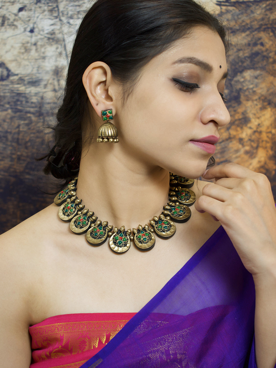 Antique Gold Toned Half Moon Shape Floral Design Red And Green Color Choker Handmade Terracotta Necklace Set