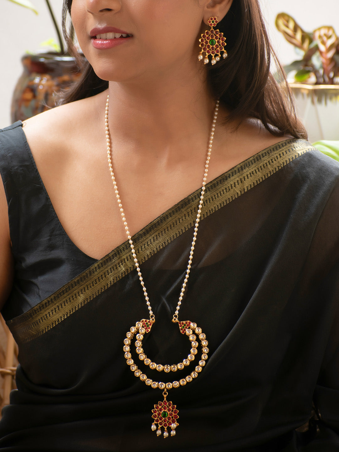 Premium Gold Finish Kundan Stones Red and Green Kemp stones Temple Necklace Set with Pearls