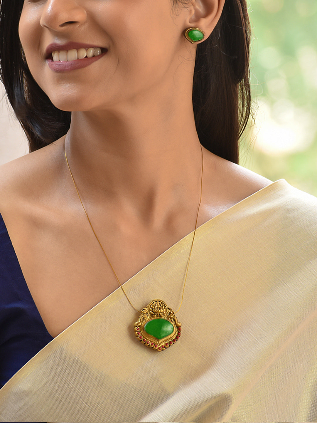 Terracotta Green Stone Pendant Chain Set