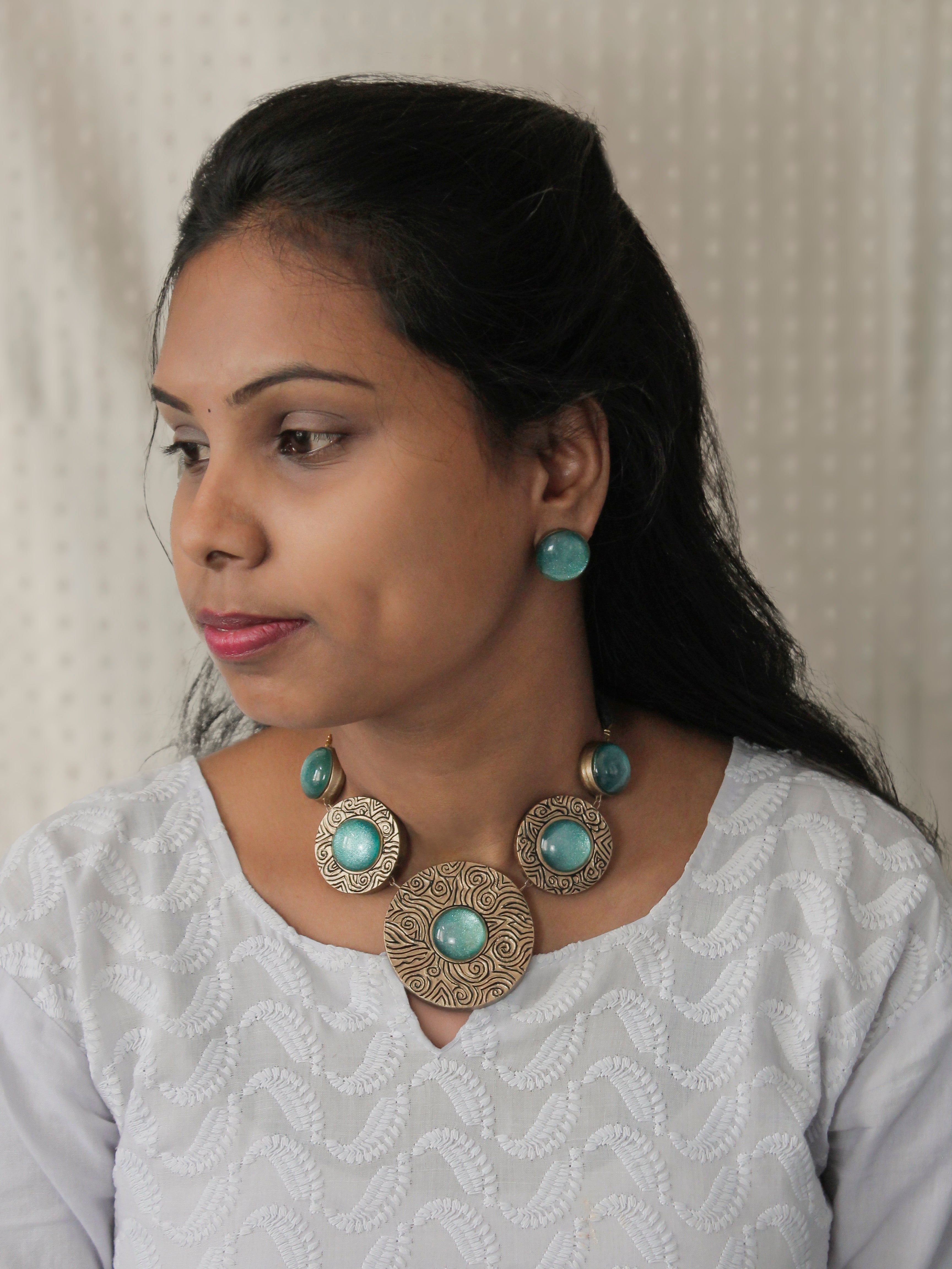 Circular Design Hand Engraved Finish Terracotta Jewellery Set