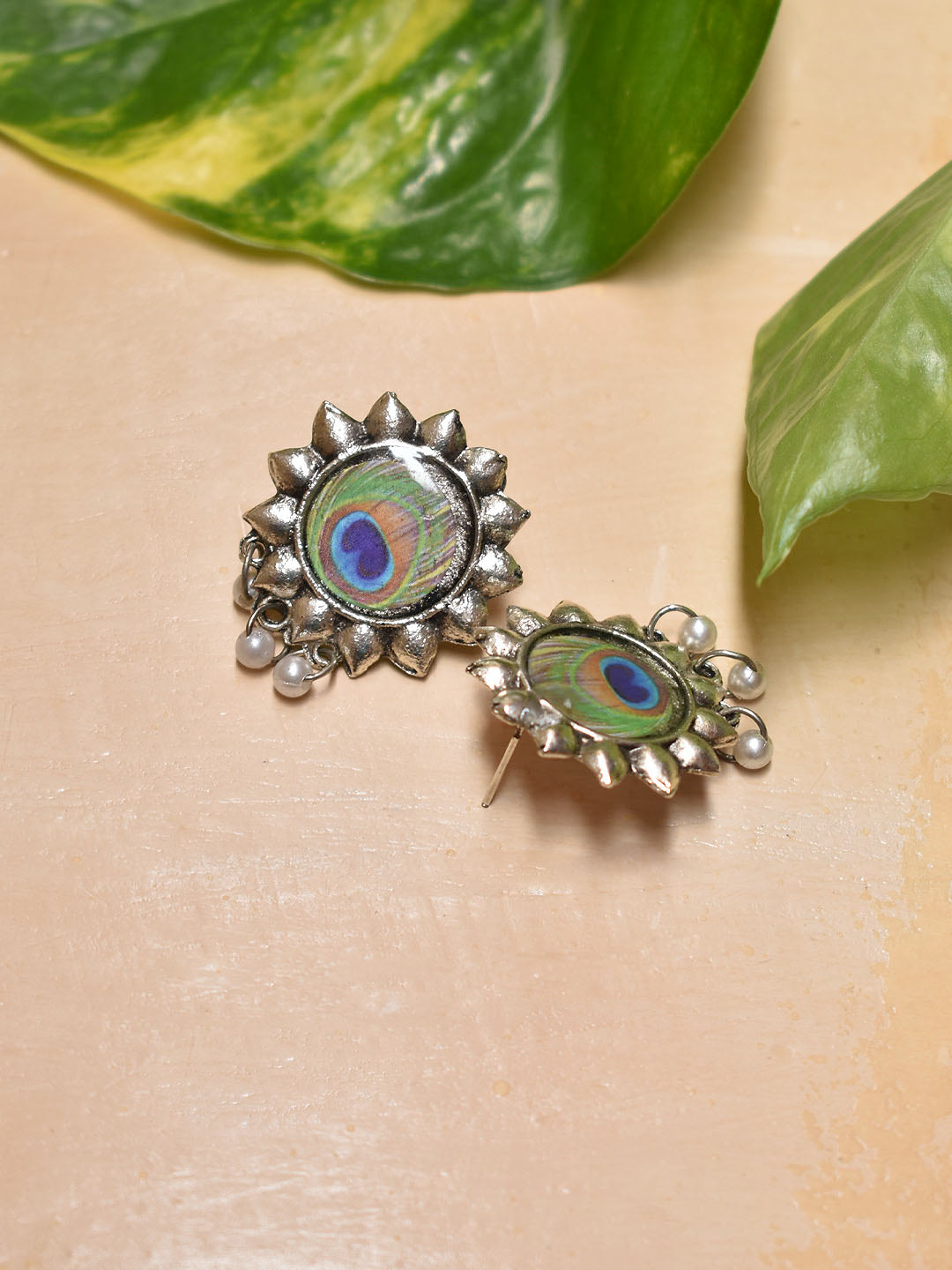 Silver Plated Sun Design Peacock Feather Printed With Hanging Pearls Choker Necklace Set