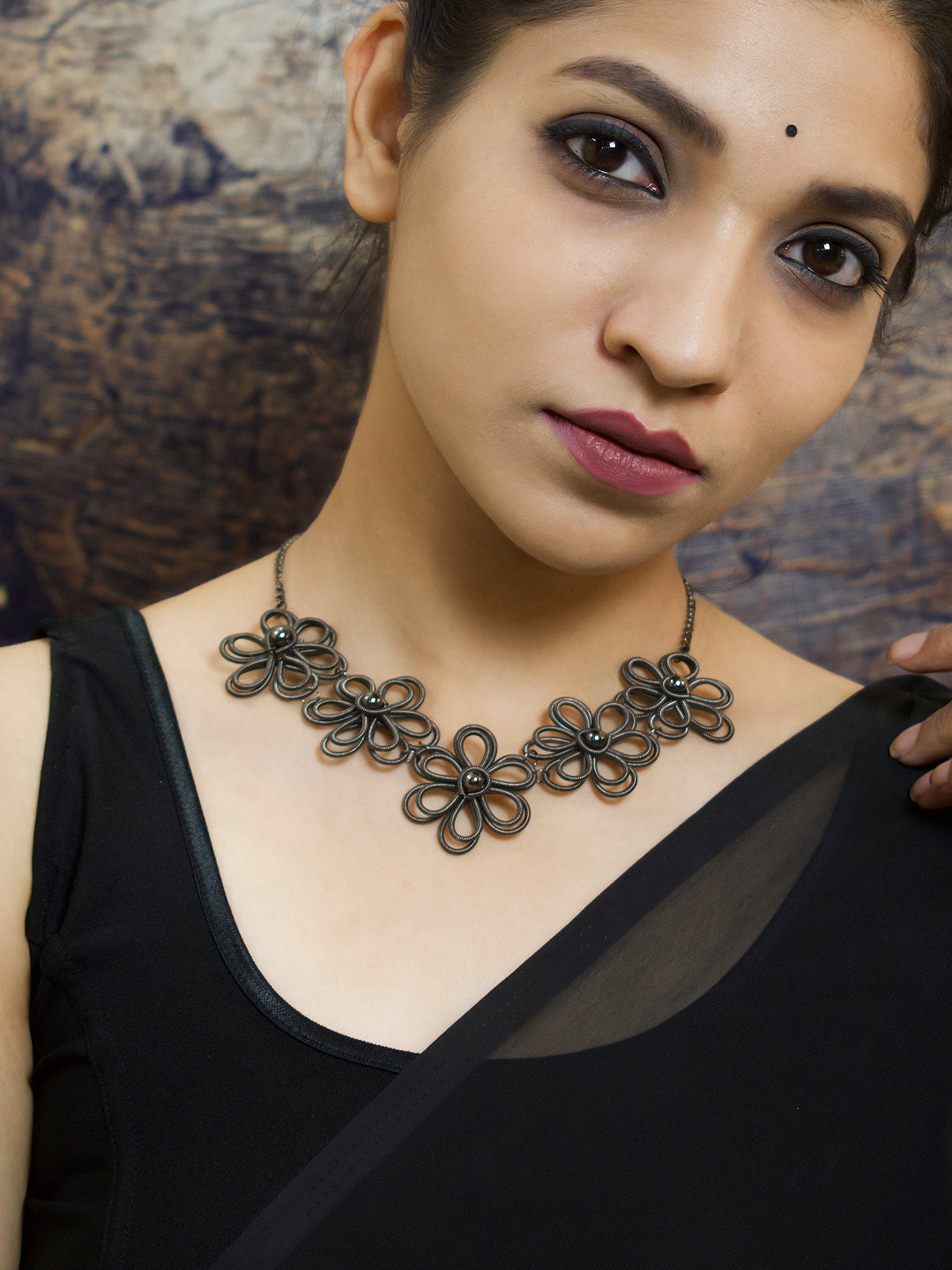 Flower Design Silver Neklace