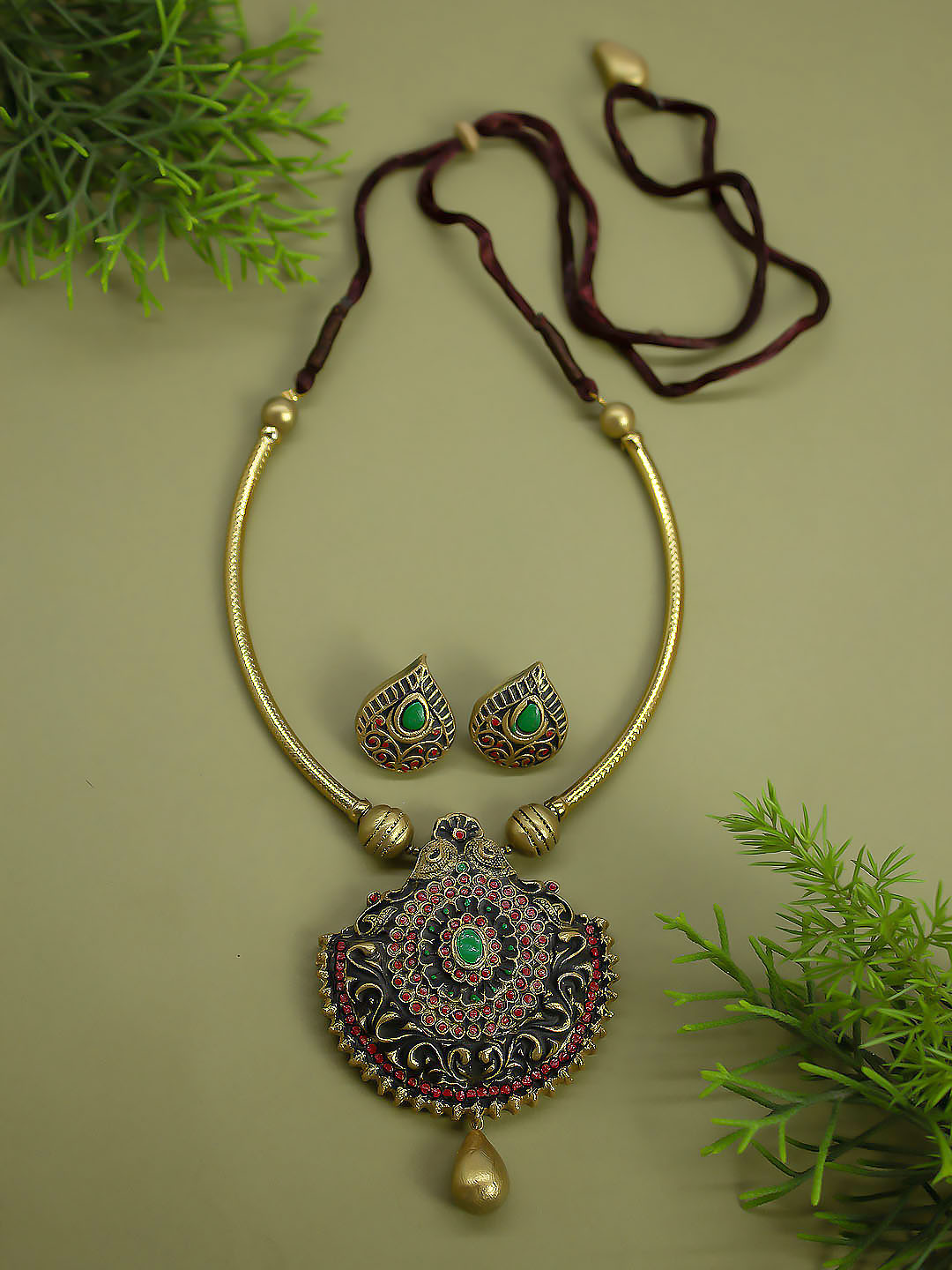 Mandala Pendant Hasli Antique Gold Red Green Handmade Terracotta Necklace Set