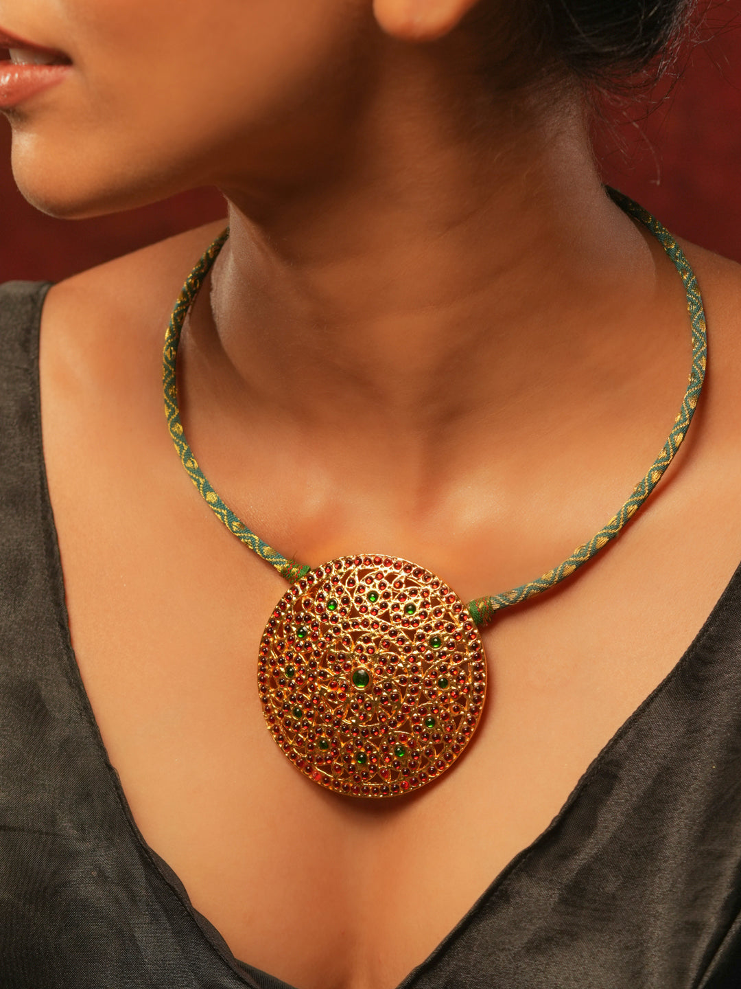 Zariya — Gold tone temple necklace - Green Zari Haslee