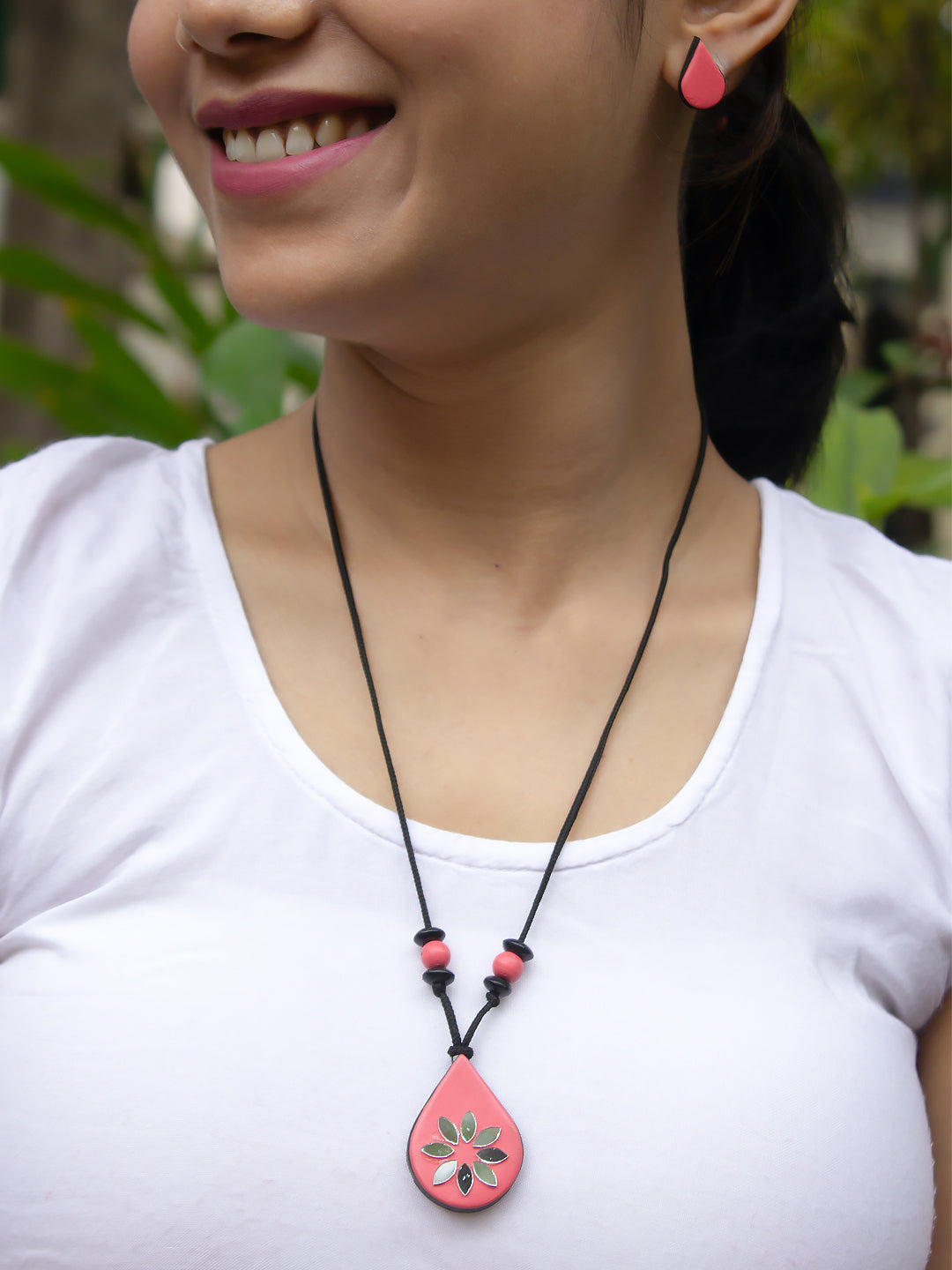 Pink Pear Shape Mirror Design Work Minimalistic Handmade Terracotta Necklace Set