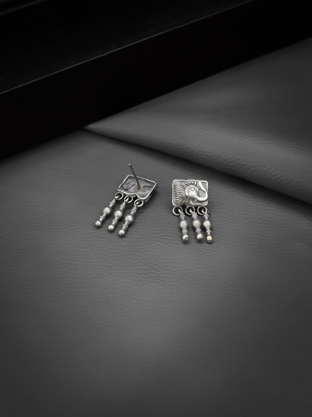 Silver Plated Elephant Design With Hanging Spike Choker Necklace Set