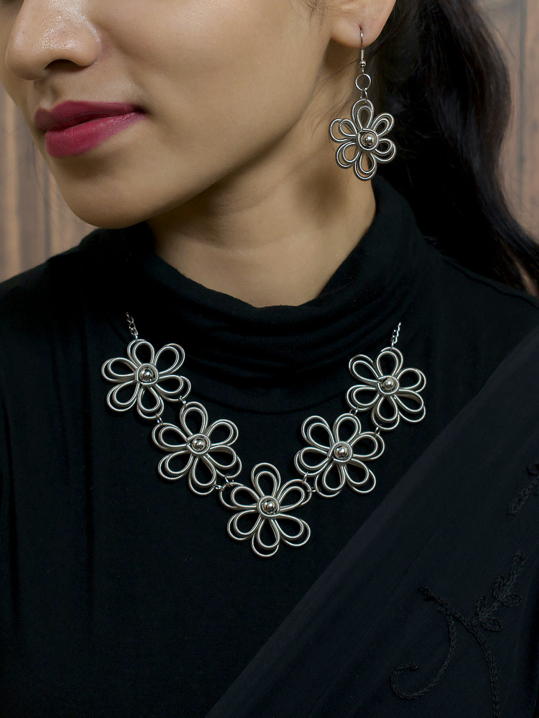 Flower Design Alloy Necklace Set