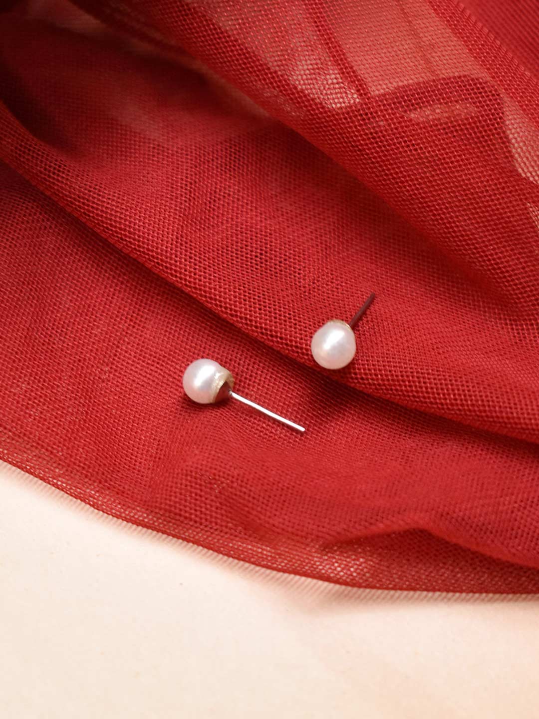 Ball Design Pearl Earring