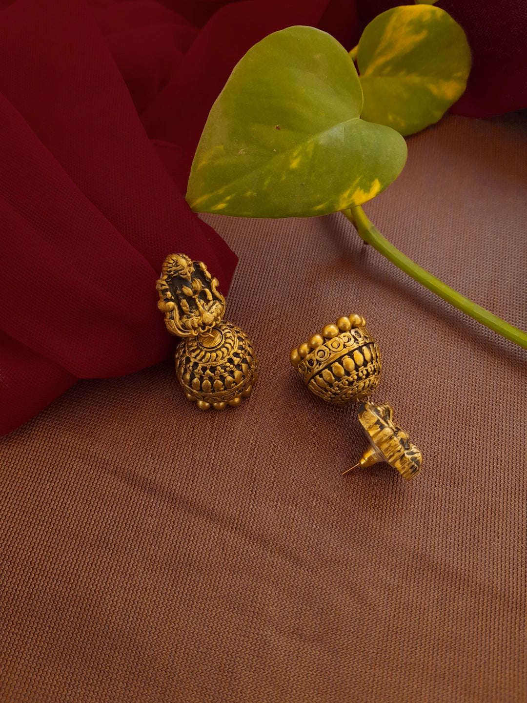 Antique Gold Toned Geometric Design With Pearl Terracotta Choker Necklace Set