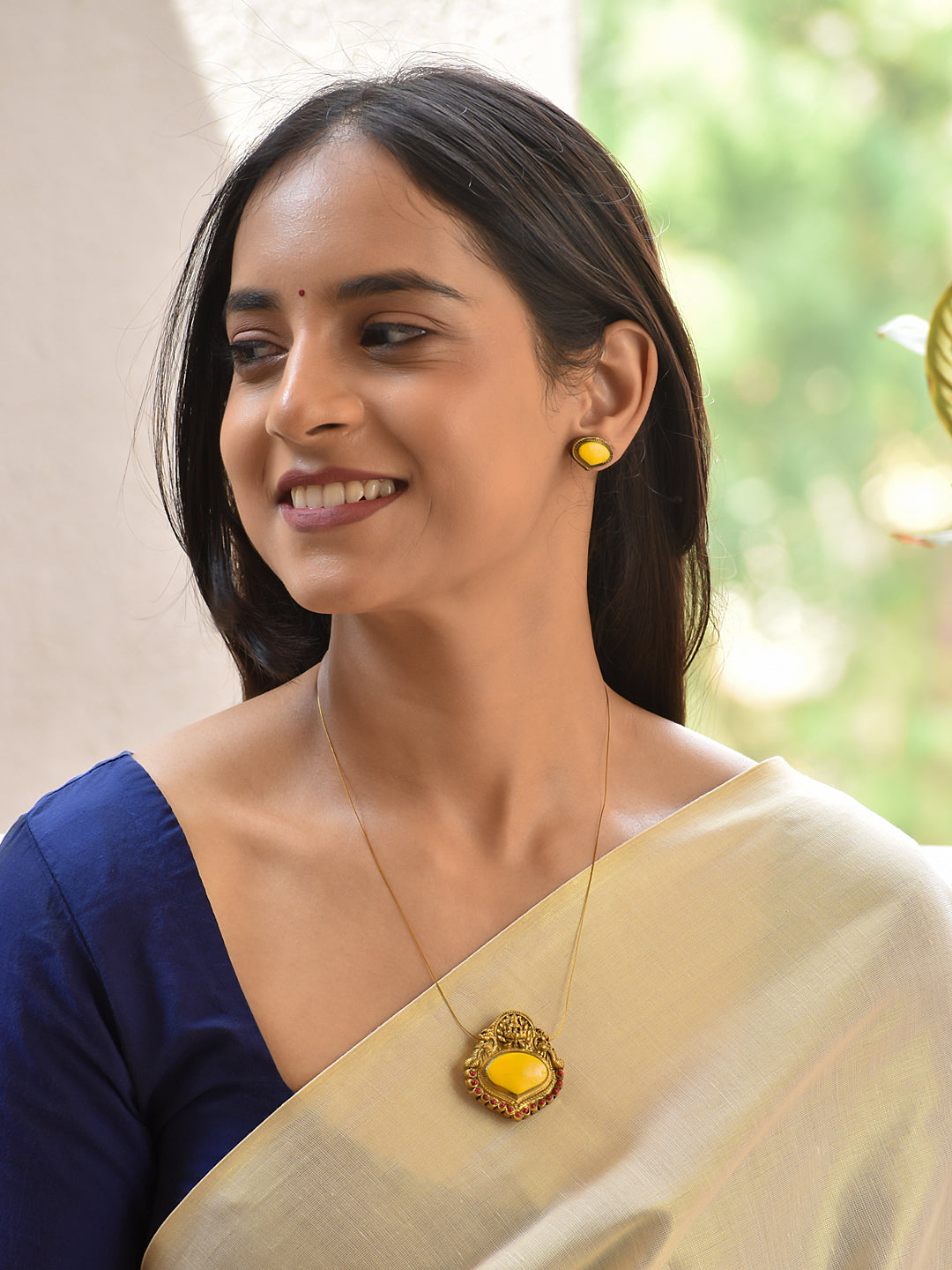 Terracotta Yellow Stone Pendant Chain Set