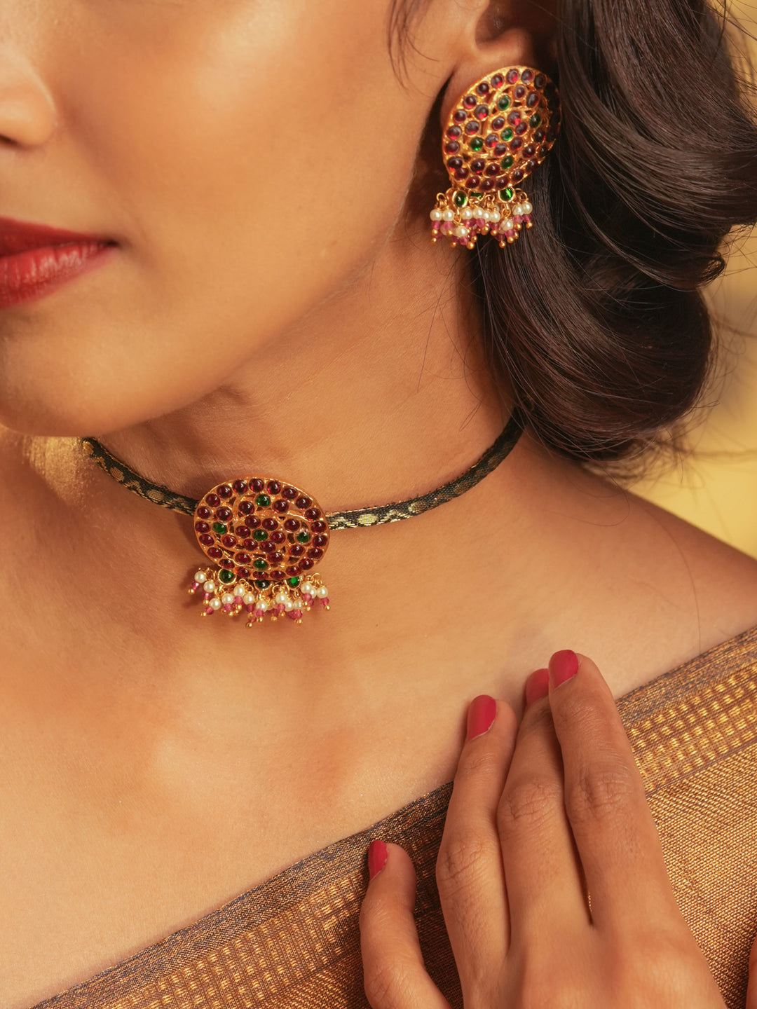 Zarida — Gold Tone Temple Necklace Set Jada Billa zari/pearl Choker Black