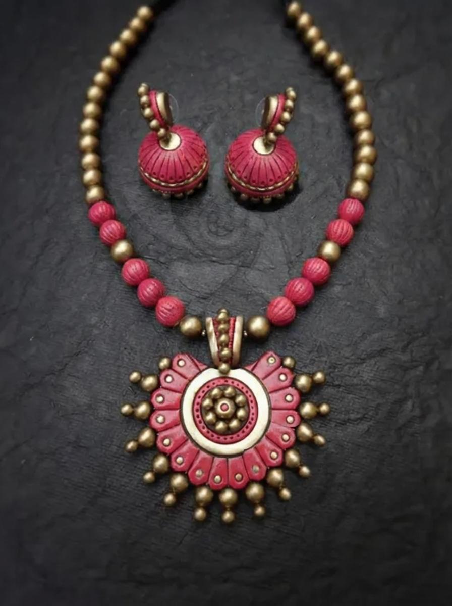 Handmade Circular Design Hand Painted Red Pink Finish Terracotta Jewelry Set
