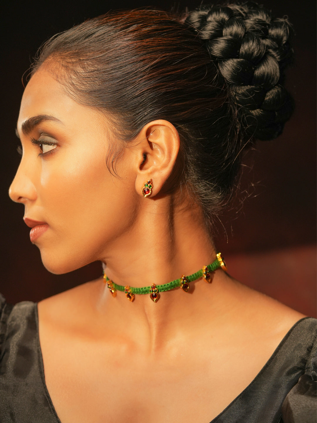 Gold tone temple necklace set-Green Thread Choker