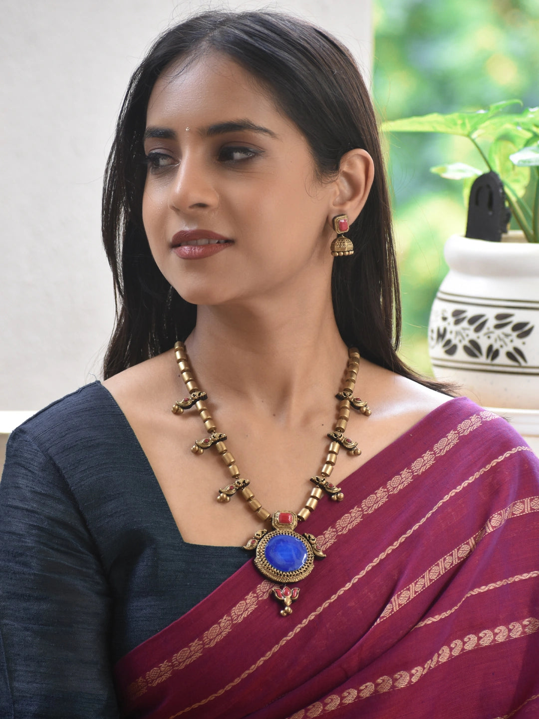 Royal Blue Lotus Pendant Antique Gold Necklace Set