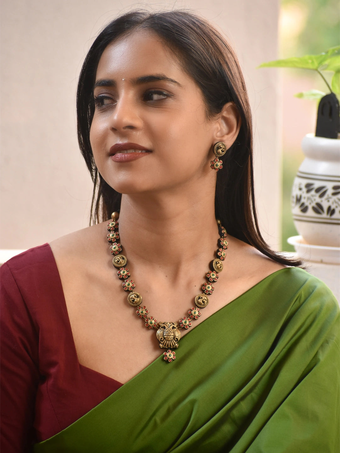 Red & Green Floral Antique Gold Necklace Set