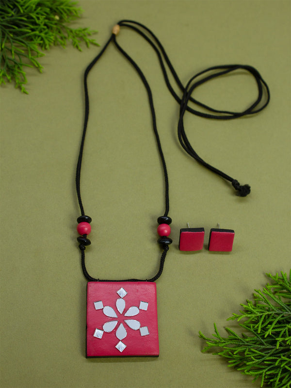 Pink Geometric Square Design Mirror Work Minimalistic Handmade Terracotta Necklace Set