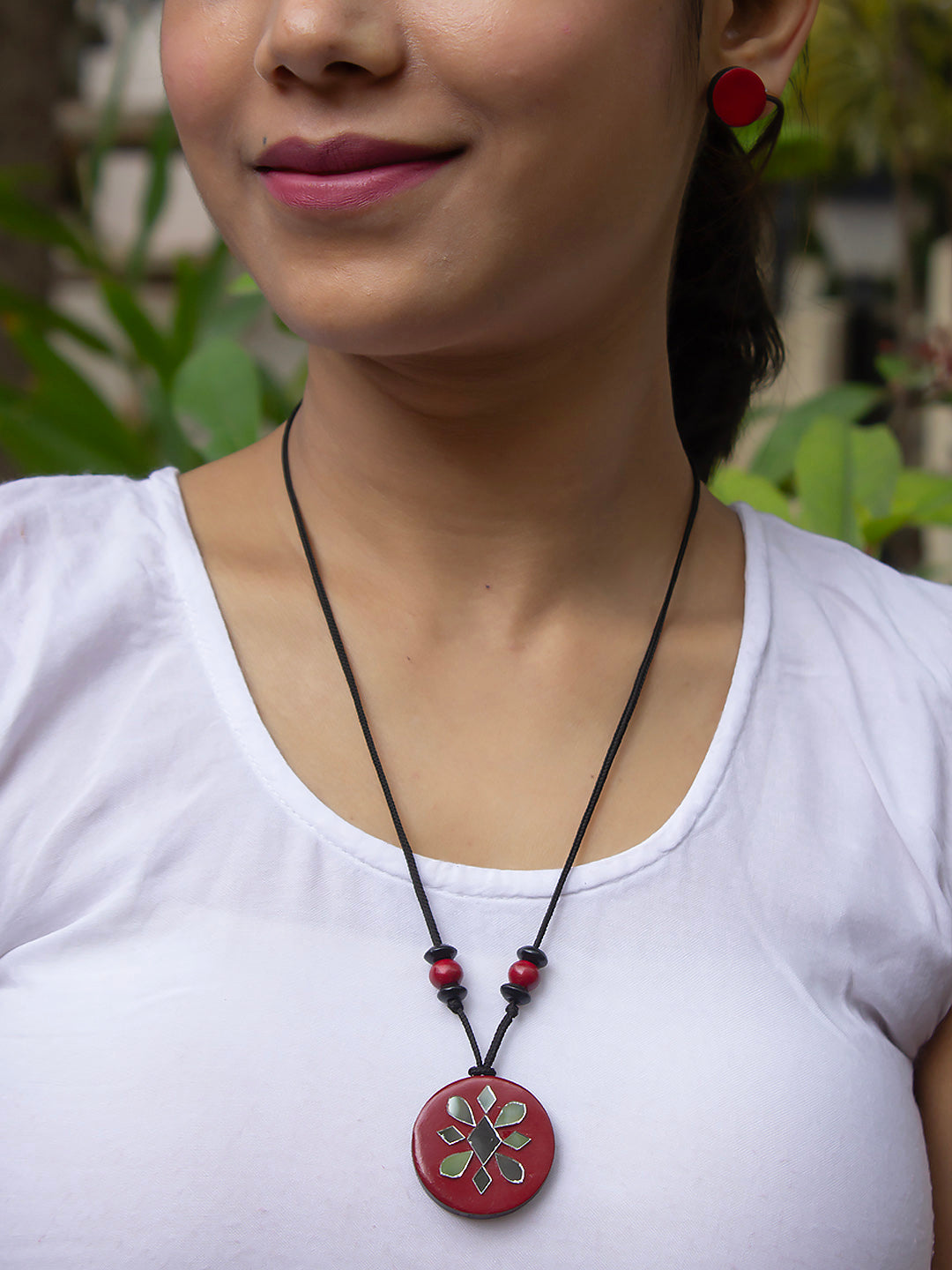 Wine Red Circular Shape Mirror Design Work Minimalistic Handmade Terracotta Necklace Set
