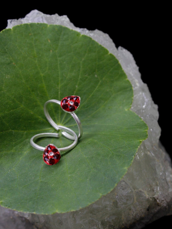 Oxidised Silver Plated Tear Design Adjustable Red Color Toe ring