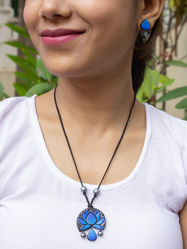 Blue Black Circular Lotus Design Handmade Terracotta Necklace Set