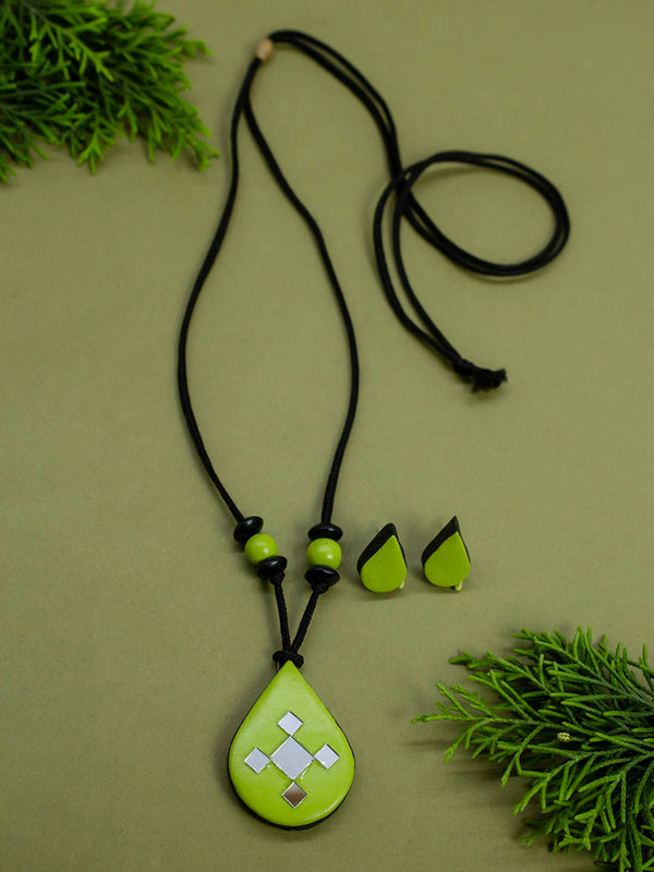 Neon Green Pear Shape Mirror Design Work Minimalistic Handmade Terracotta Necklace Set