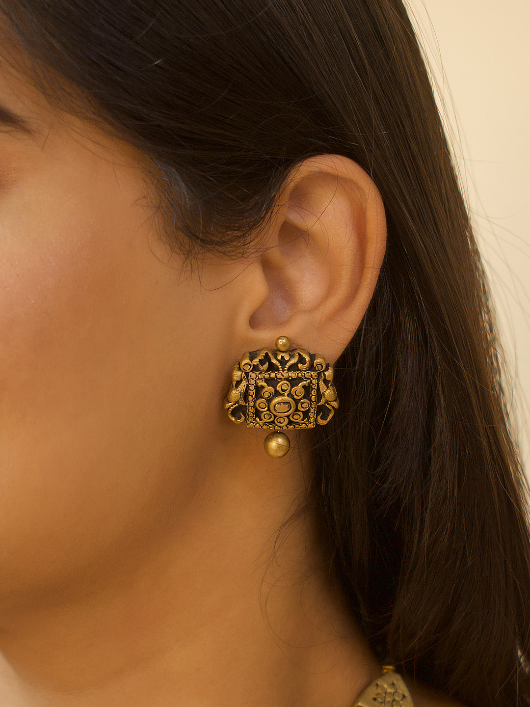 Pavitra Rani Rai Pavitra — Dual Tone Antique Silver Gold Rani Haar Style 3 layered Hand ...
