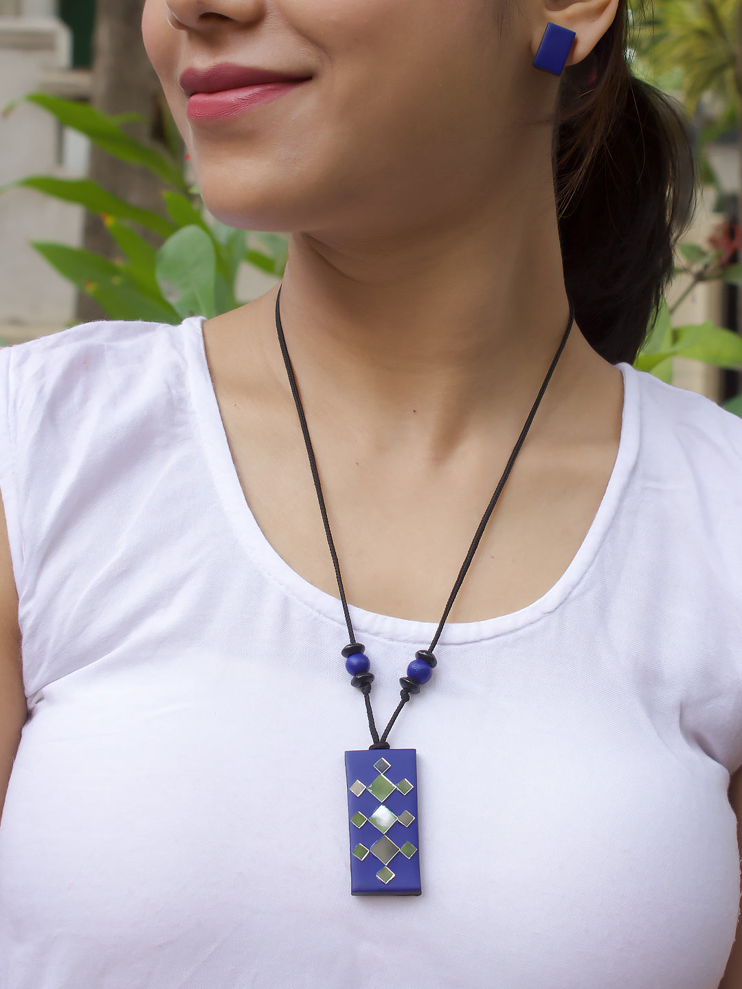 Blue Geometric Rectangular Shape Mirror Design Work Minimalistic Handmade Terracotta Necklace Set