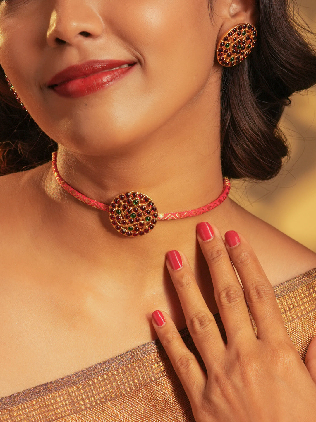 Zarvaniyah — Gold Tone Temple Necklace Set- Jada Billa zari Choker Red