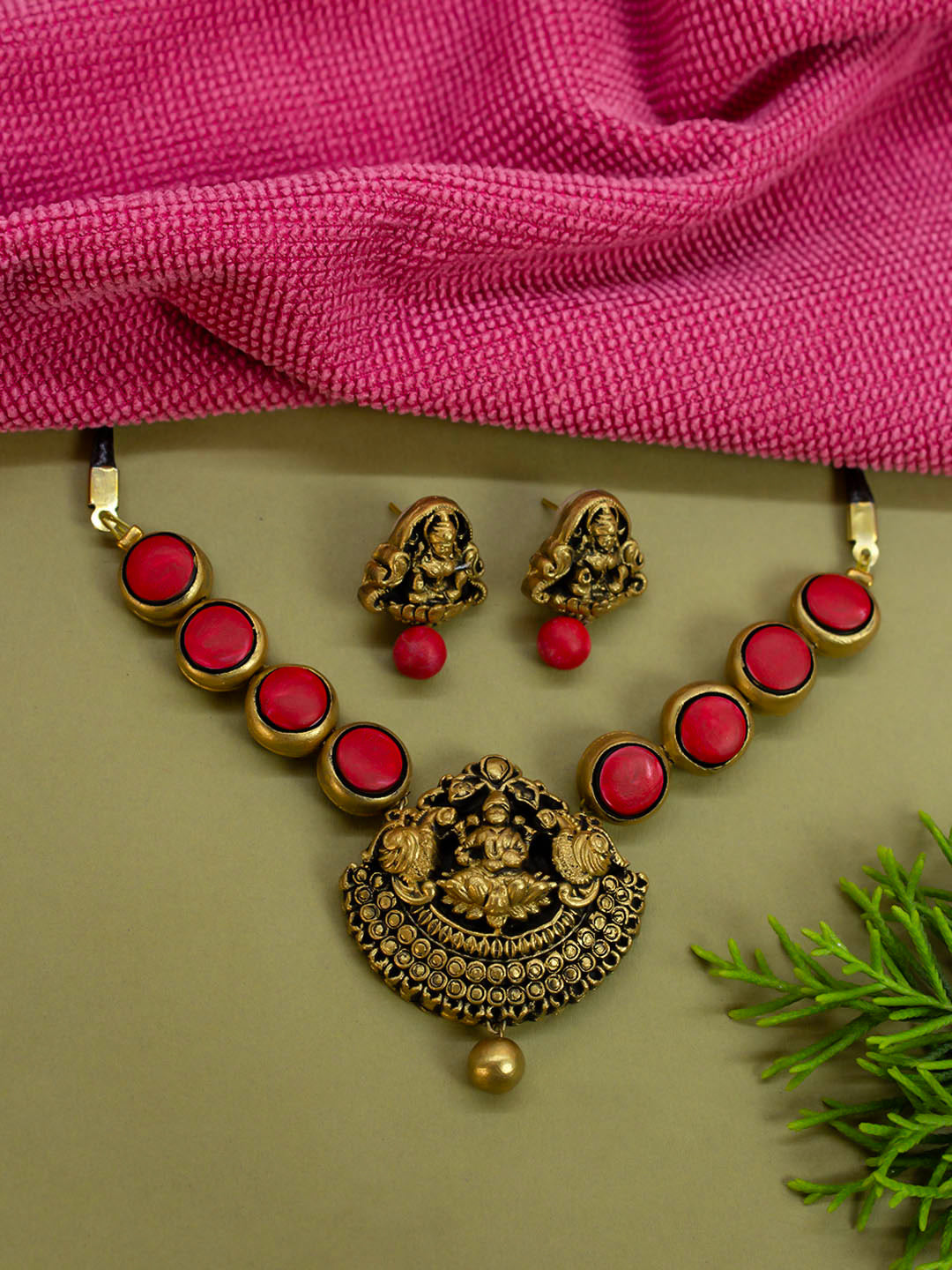 Circular Pattern Design Lakshmi Pendant Design Antique Gold Red Black Handmade Terracotta Necklace Set