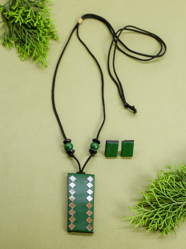 Bottle Green Geometric Rectangular Shape Mirror Design Work Minimalistic Handmade Terracotta Necklace Set