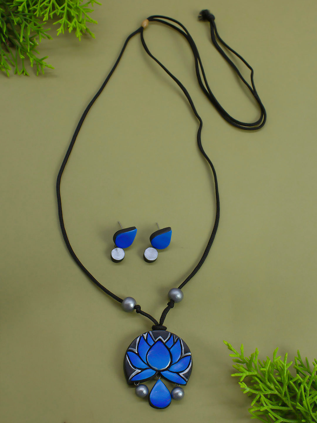 Blue Black Circular Lotus Design Handmade Terracotta Necklace Set