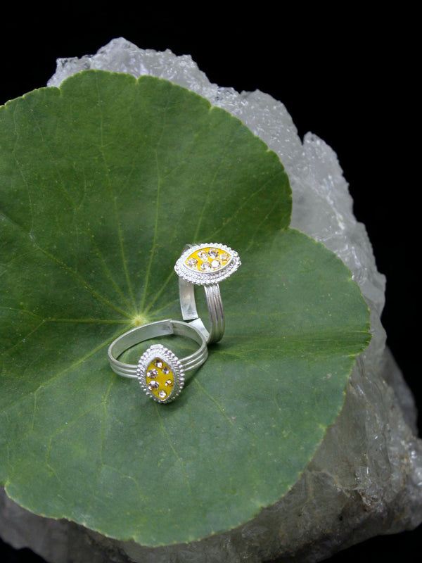 Oxidised Silver Plated Eye Design Adjustable Yellow Color Toe ring