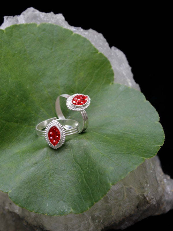 Oxidised Silver Plated Eye Design Adjustable Red Color Toe ring