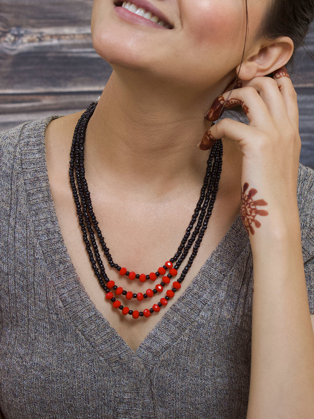 Multilayered Black Color Seed Beads And Red Color Agate Beads Medium Necklace
