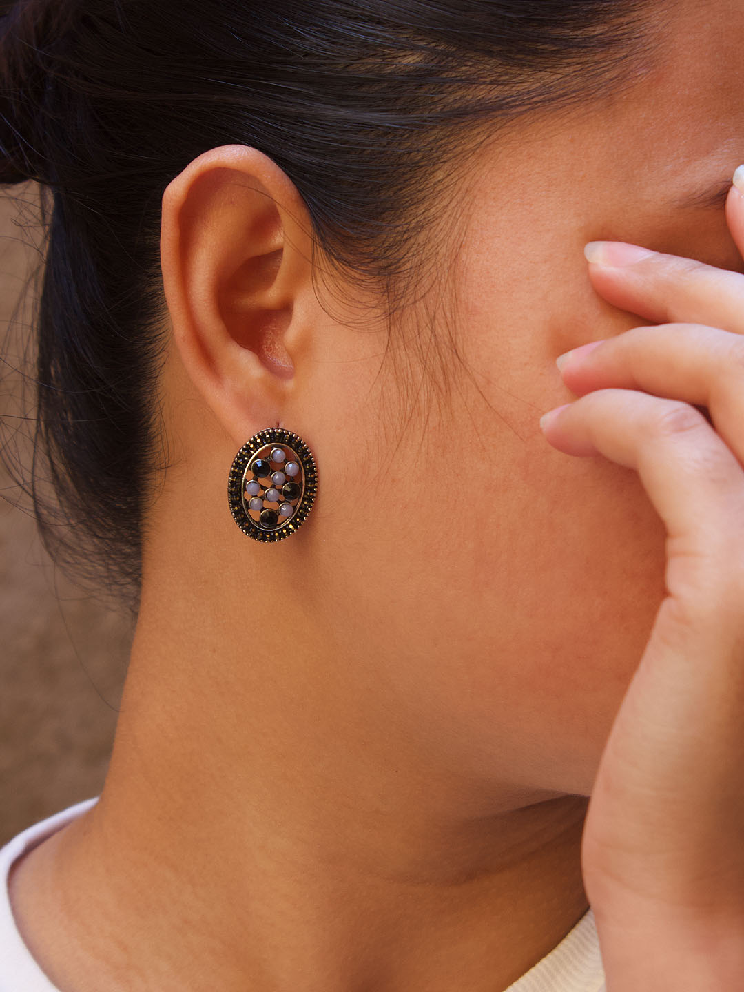 Oval Design  Black Stud  With Stones Earring