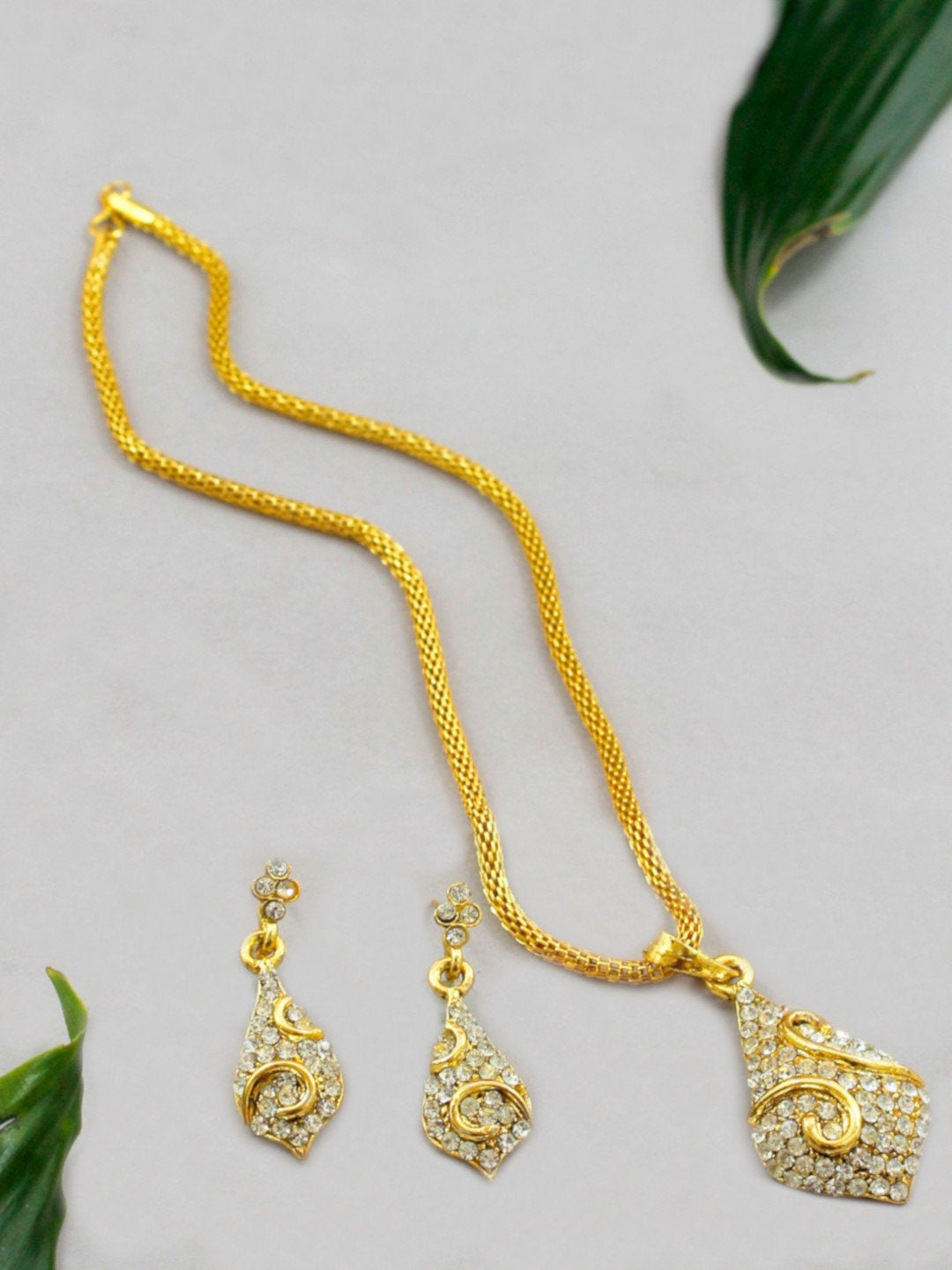 Gold Plated Mesh Chain Pendant Necklace Set Traditional Jewelry