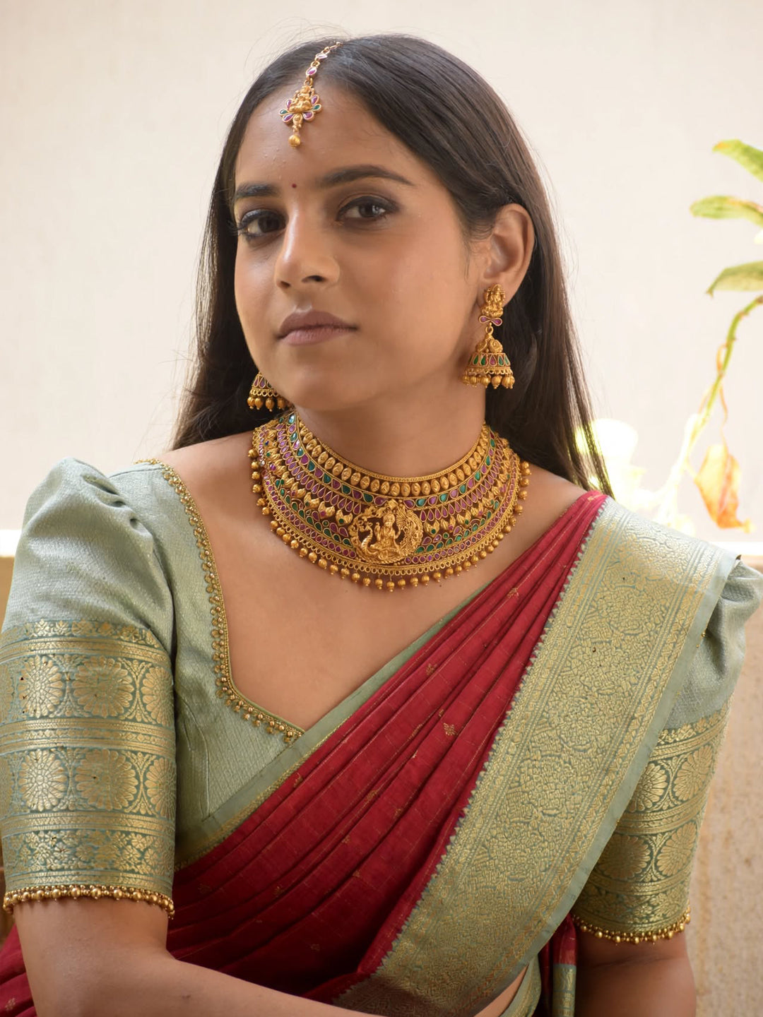Premium Wedding Designer Set Gold Plated Lakshmi Design Statement Choker Necklace Full Set Set With Maang Tikka