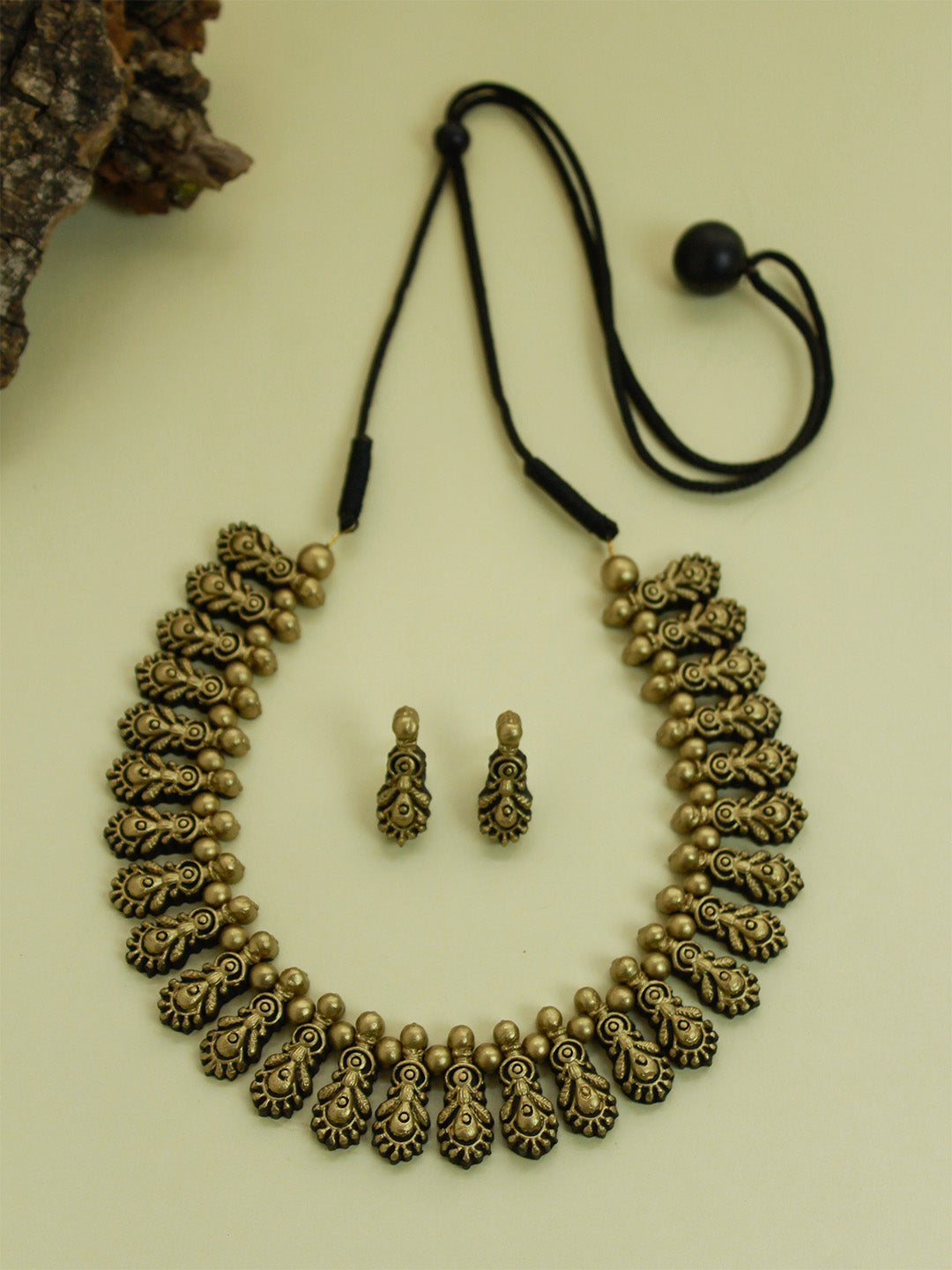 Fringe Leaf Design Kolhapuri Style Handmade Terracotta Necklace Set
