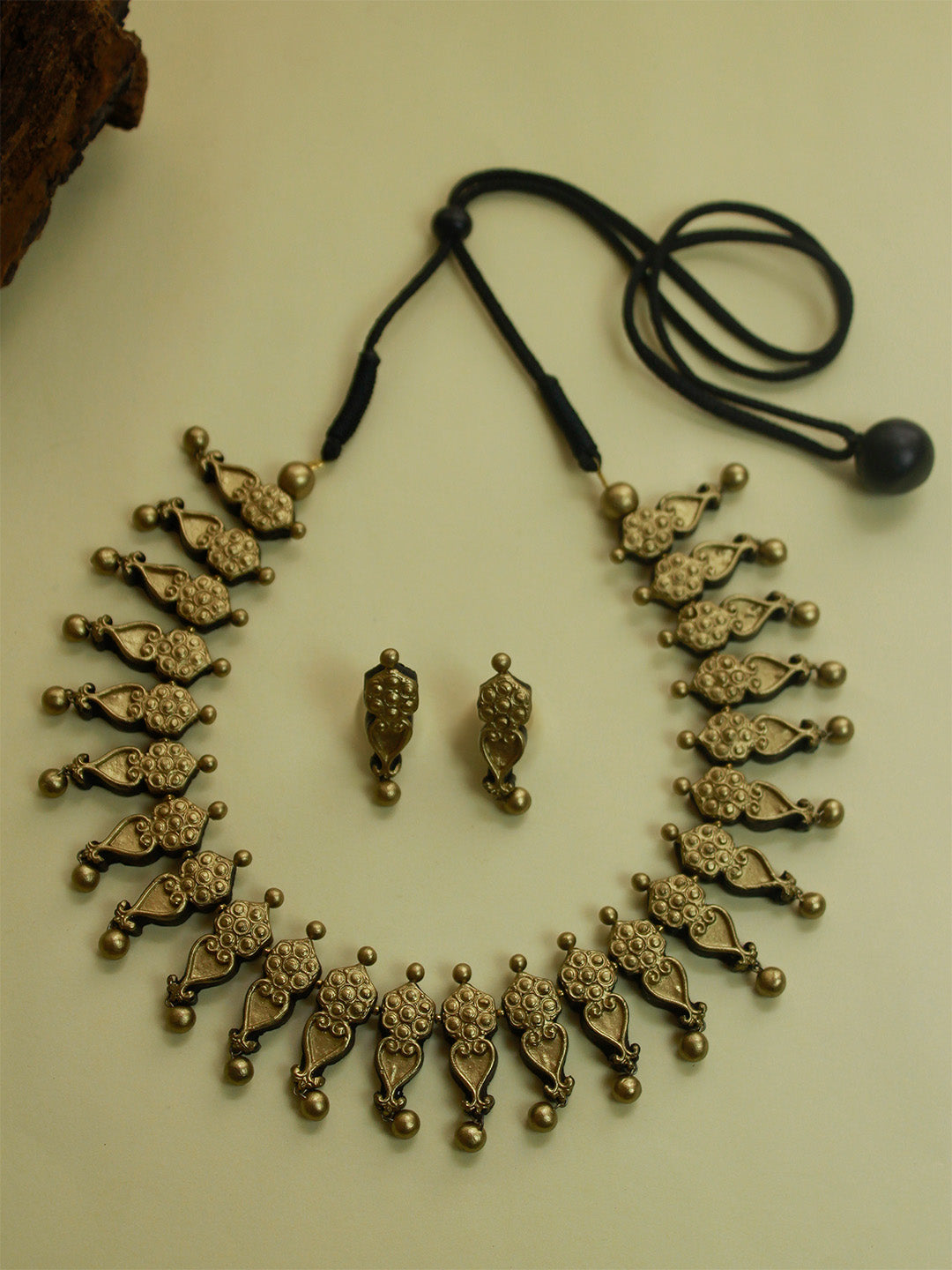 Antique Gold Flower Leaf Fringe Design Handmade Terracotta Necklace Set