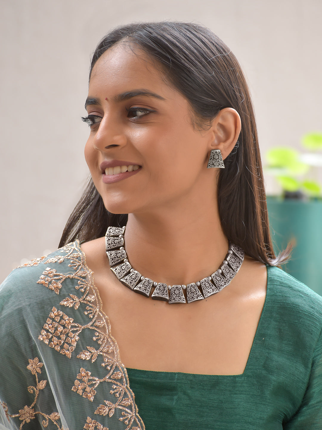 Terracotta Silver-Finish Floral Panel Necklace Set