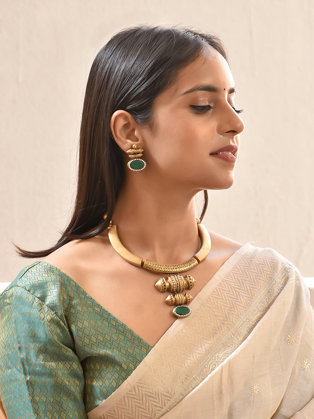 Terracotta Emerald Green Stone Choker Necklace Set
