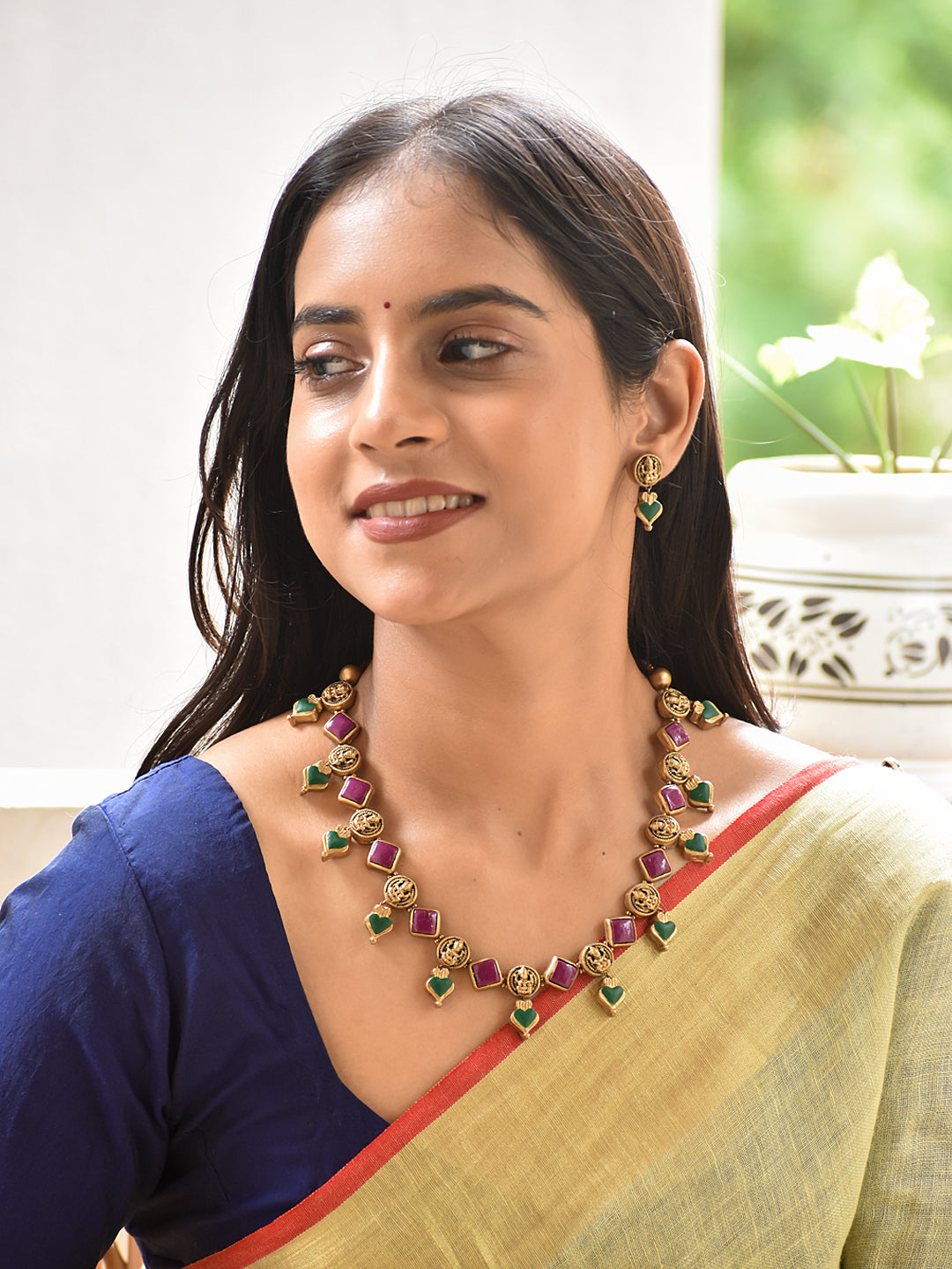 Avni - earth Emerald Heart Charm Antique Necklace Set