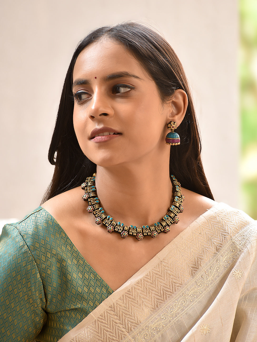 Nilambuja — Blue Floral Motif Necklace