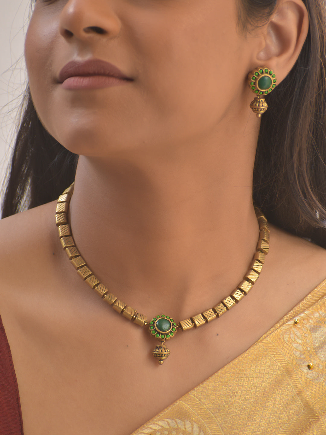 Terracotta Emerald Glow Choker Set With Studs
