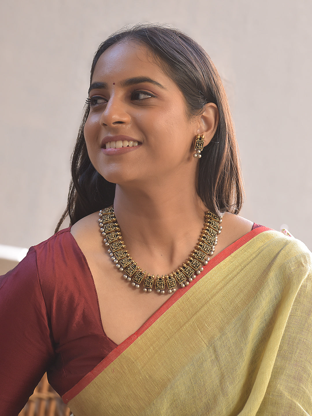 Regal Block Terracotta Pearl Necklace Set With Studs