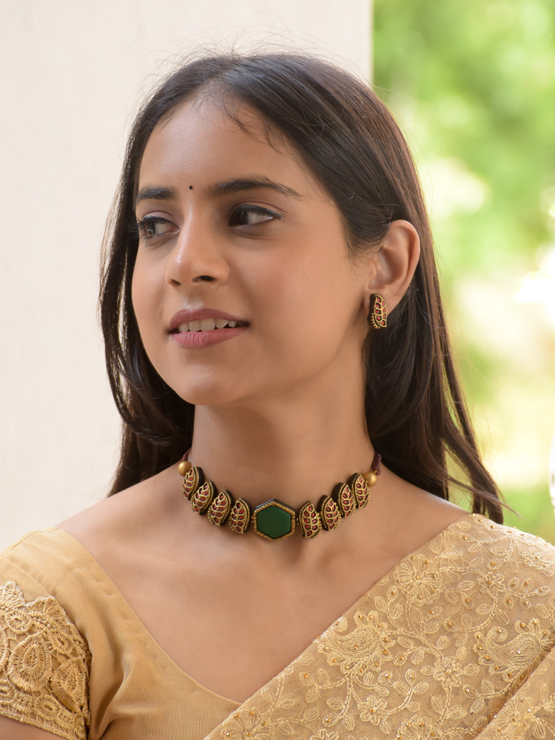 Emerald Hexagon Antique Gold Leaf Choker Necklace Set