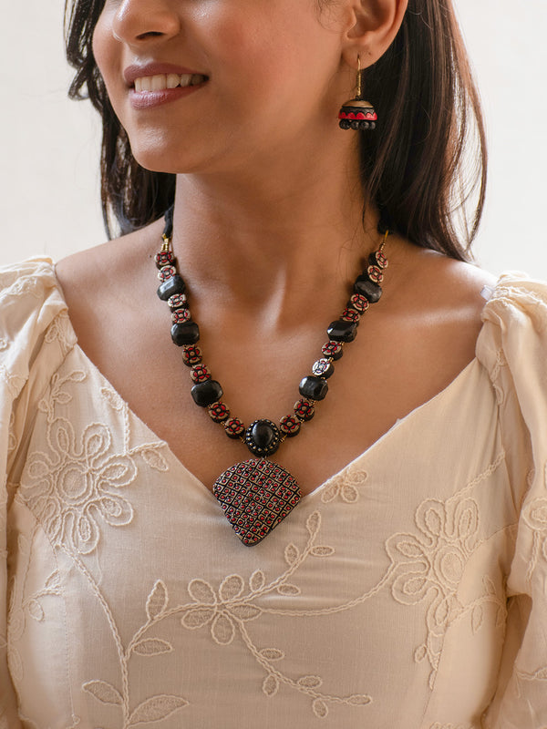 Red and Black Floral Design Handmade Terracotta Necklace Set