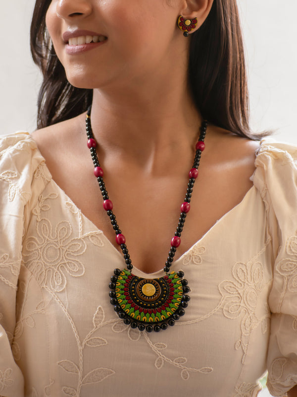 Multicolor Abstract Design Handmade Terracotta Necklace Set